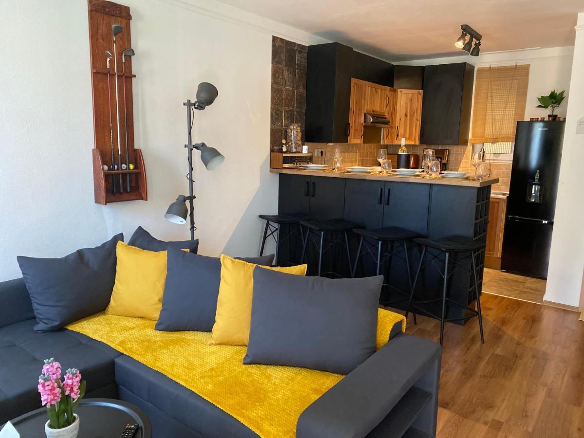 Bad-Buek Golf & Wellnes Apartman Villapark Esterno foto